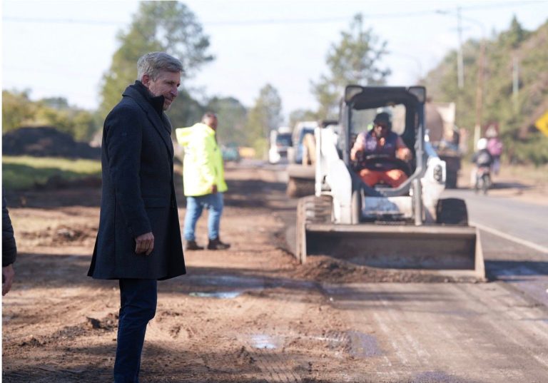 El gobernador recorrió las obras que se realizan en las rutas provinciales 4 y 22