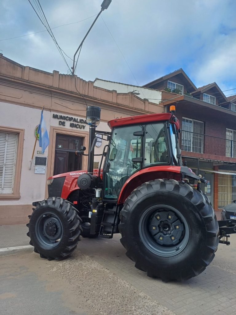 Ibicuy: El municipio adquirió un tractor cero km.