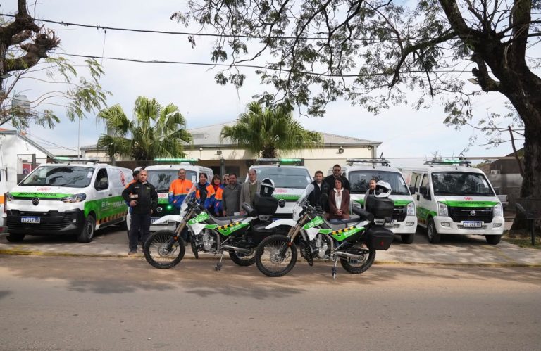 La provincia incorporó seis ambulancias y dos motos para reforzar la atención de emergencias en el noreste provincial